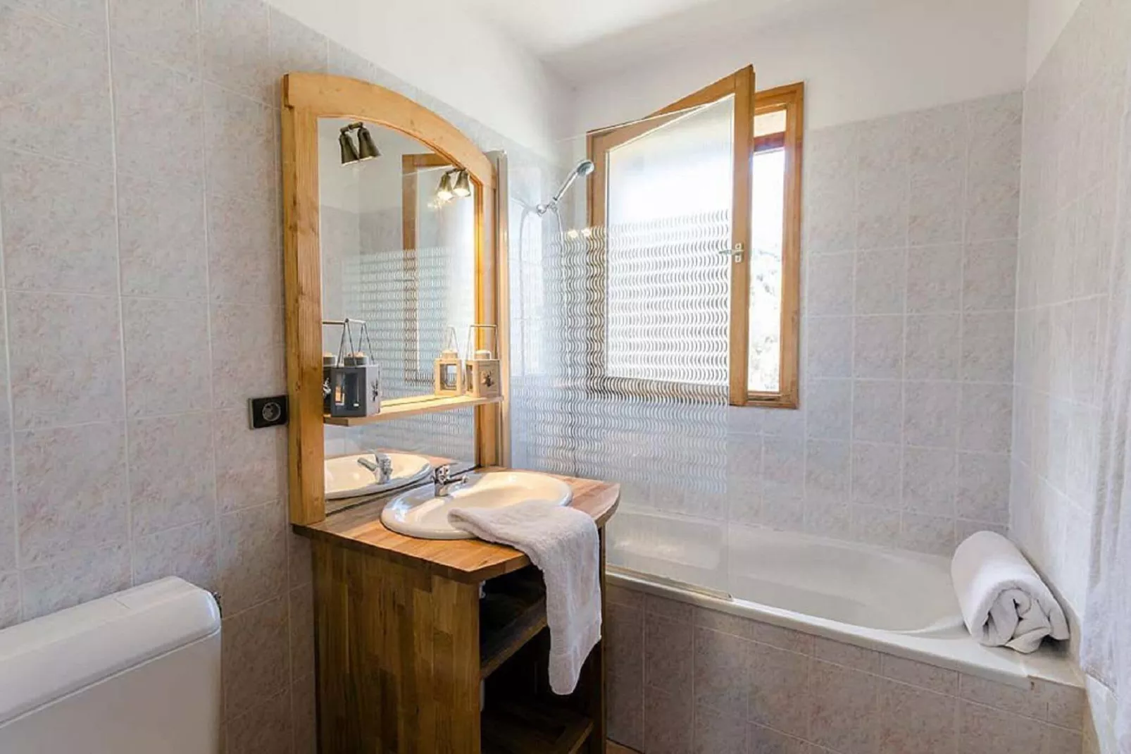 Chalet Perle-Bathroom