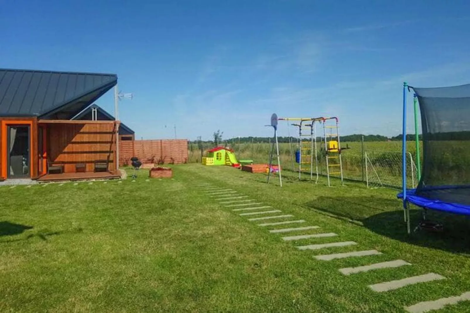 Apartament wakacyjny Jezierzany-Gärten Sommer