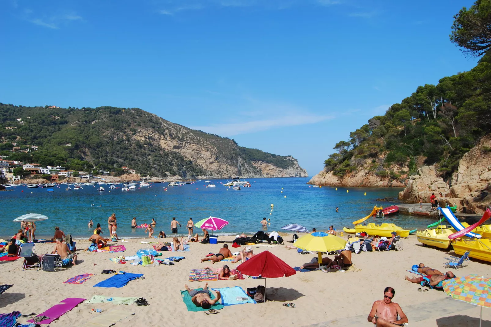 La Roca-Areas within 20km in summer