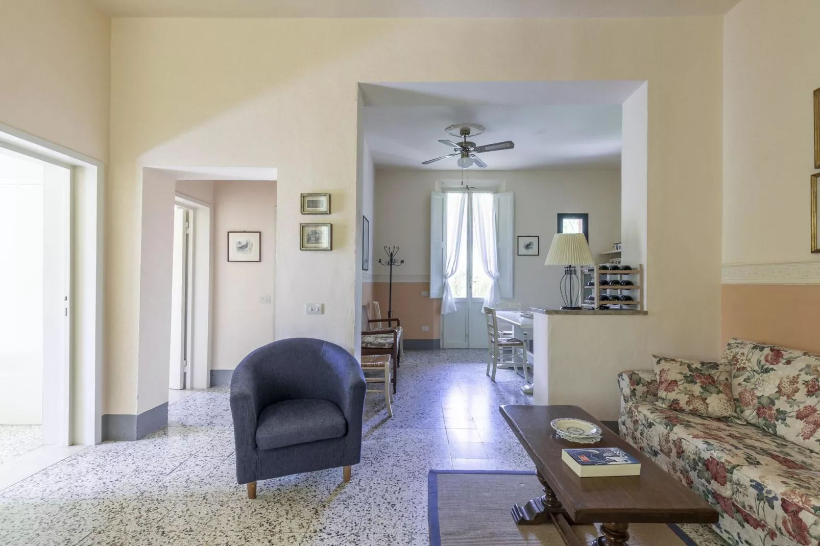 CASA ROSSA 8 pax-Living room