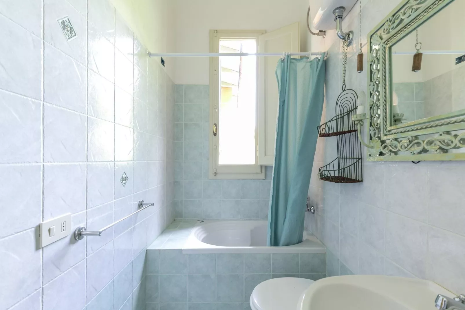 CASA ROSSA 8 pax-Bathroom