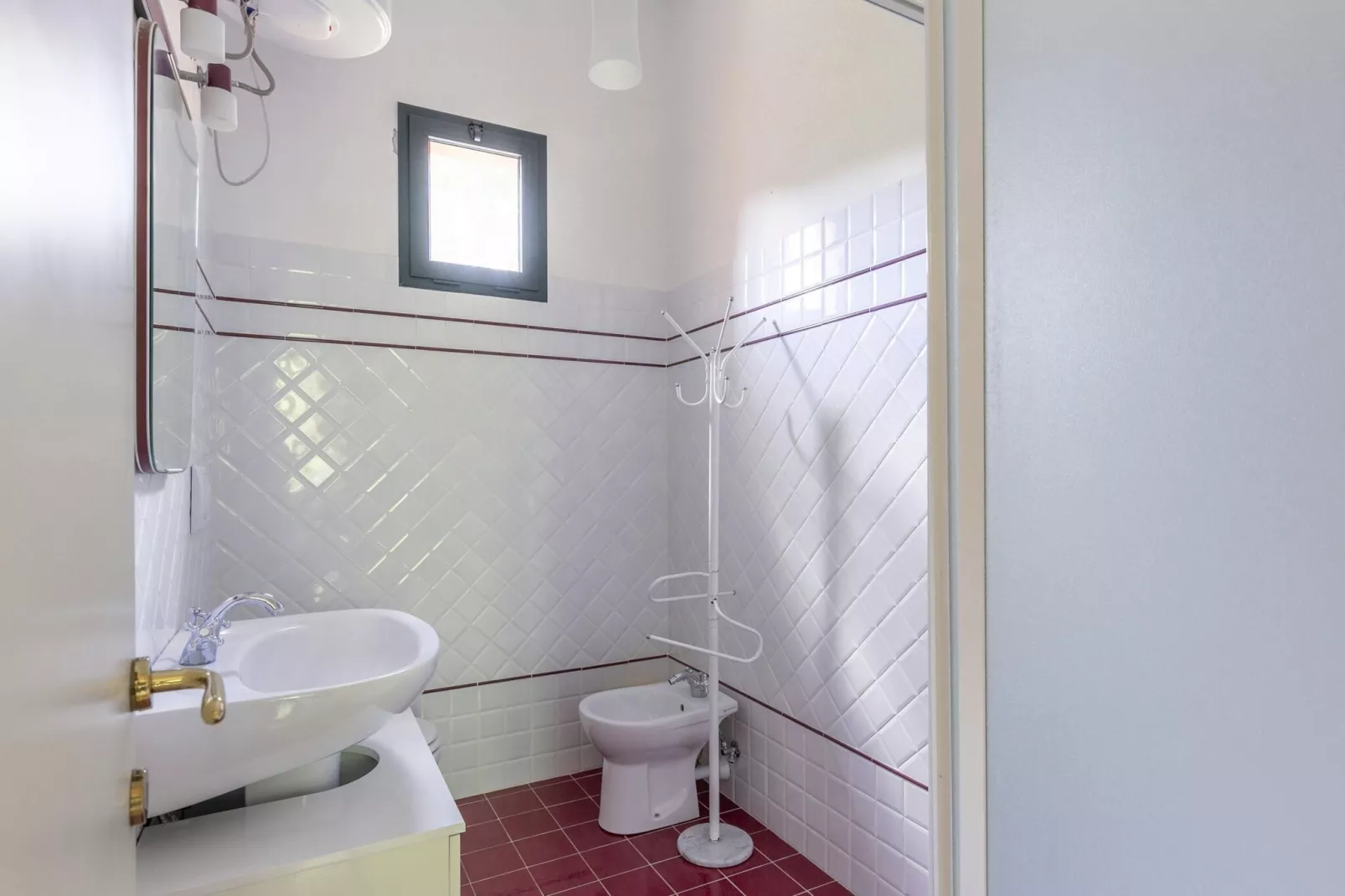 CASA ROSSA 8 pax-Bathroom