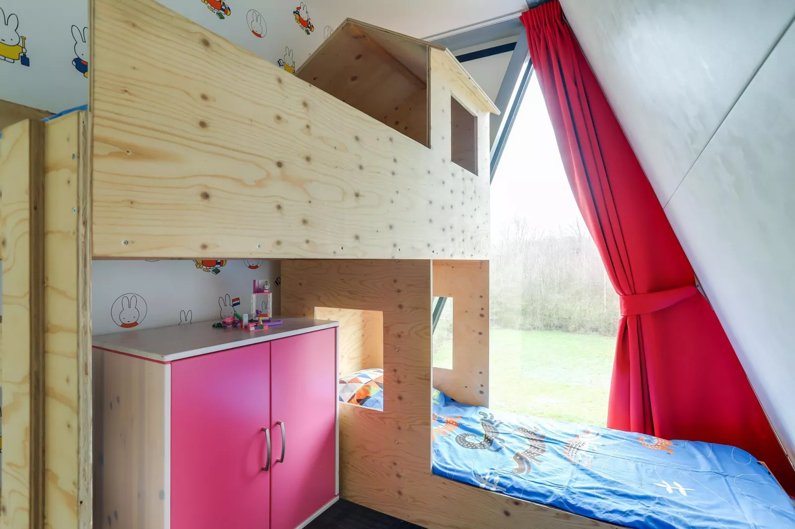 Kaartenhuis-Bedroom