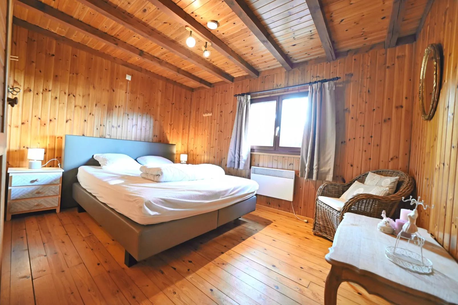 HORTENSIAS-Bedroom