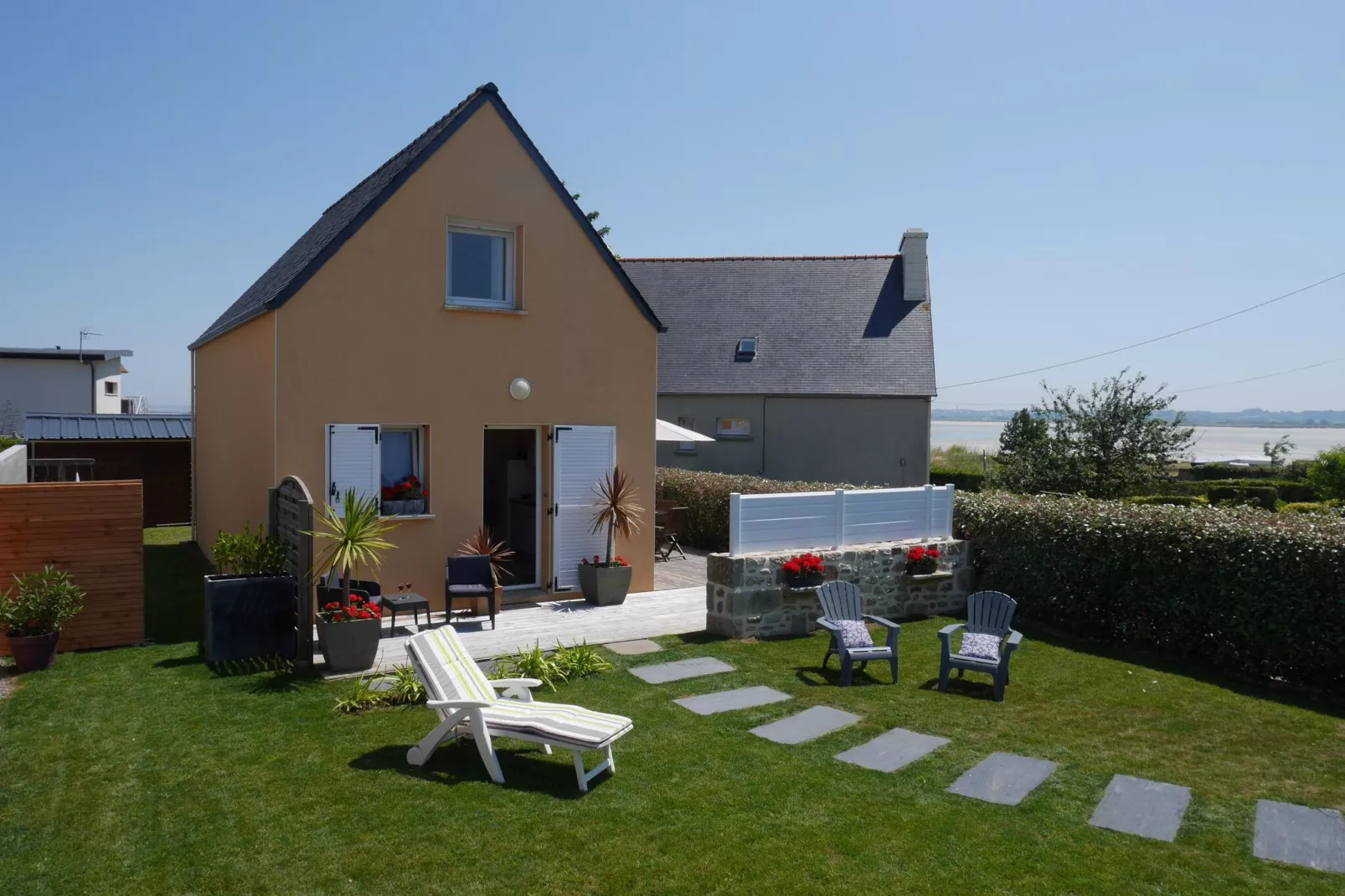 Ferienhaus Plounéour-Brignogan-Plages-Exterior summer