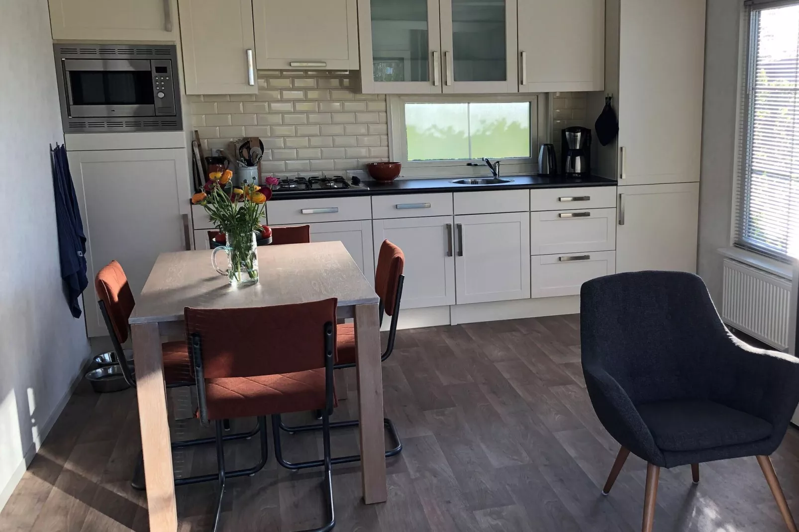Recreatiepark Wiringherlant - Wiringher Chalet 94-Kitchen
