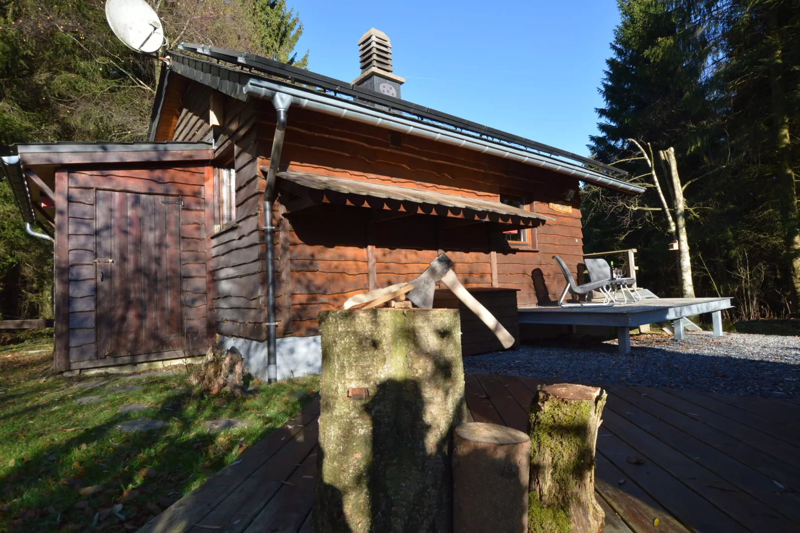 La Cabane-Exterior summer