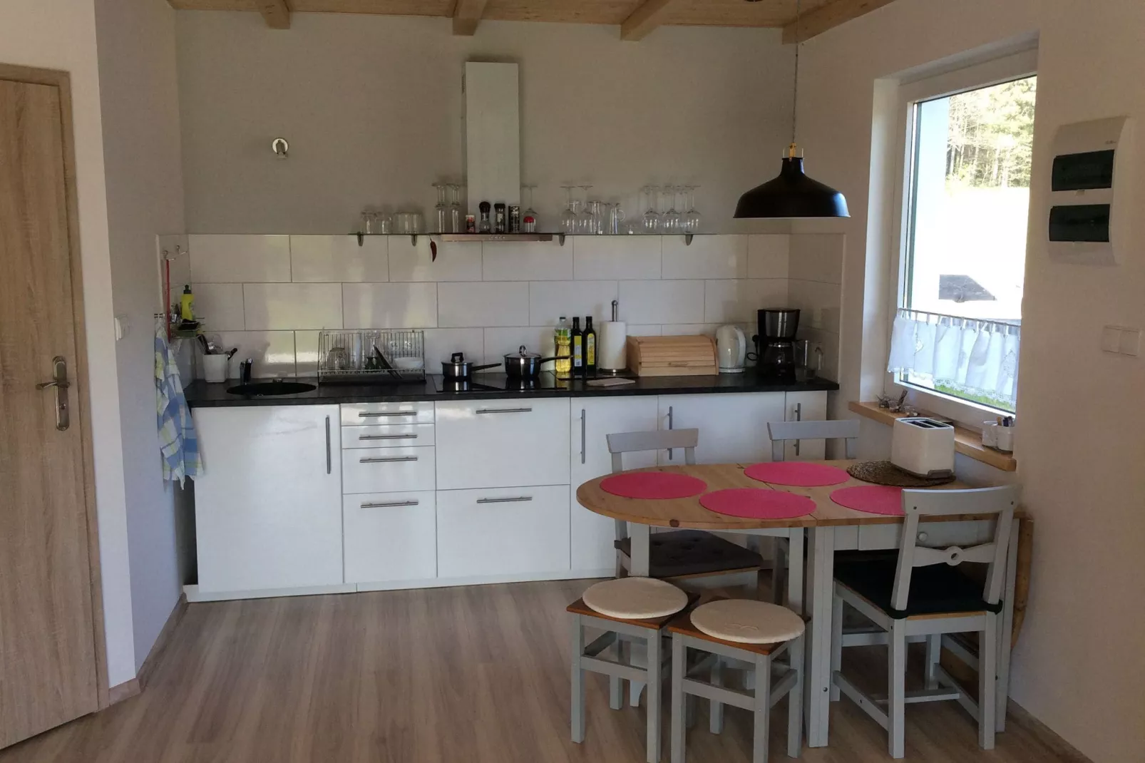 Holiday house by the lake-Kitchen