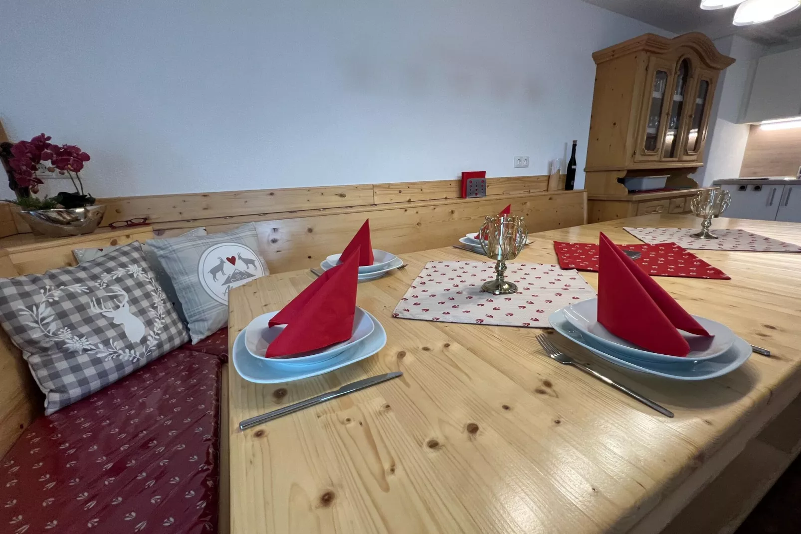 Graslerhütte-Dining room