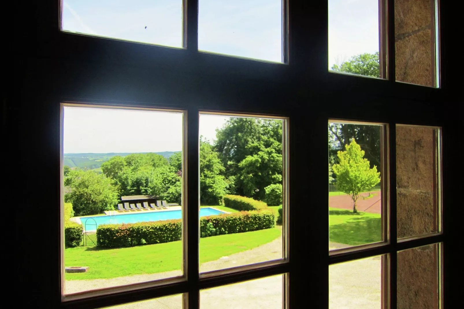 Castel Bodeux-Aussicht Sommer