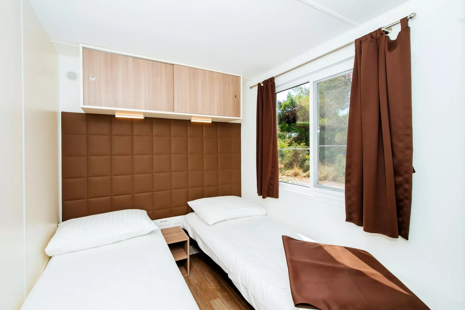 Zaton Holiday Resort - Mobile Home Premium 6 & 1 für 7 Pers-Bedroom
