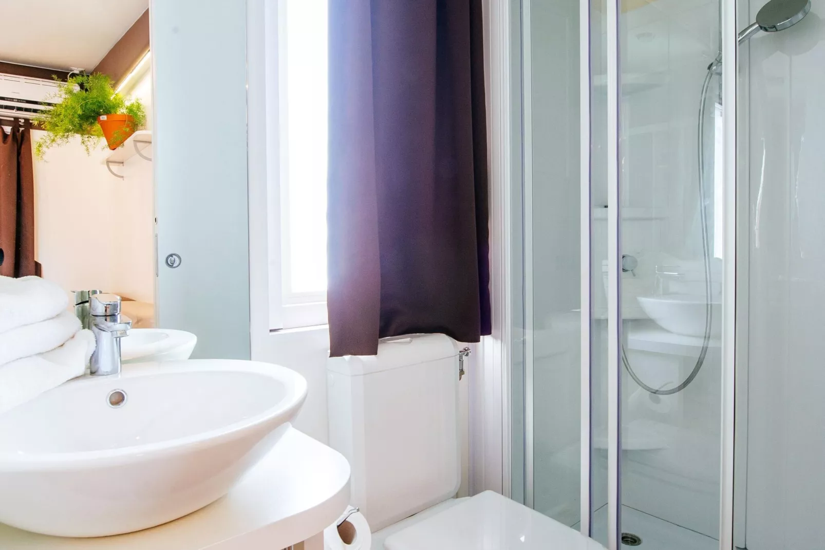Zaton Holiday Resort - Mobile Home Premium 6 & 1 für 7 Pers-Bathroom