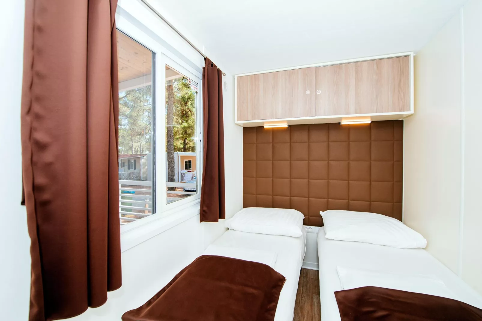 Zaton Holiday Resort - Mobile Home Premium 6 & 1 für 7 Pers-Bedroom