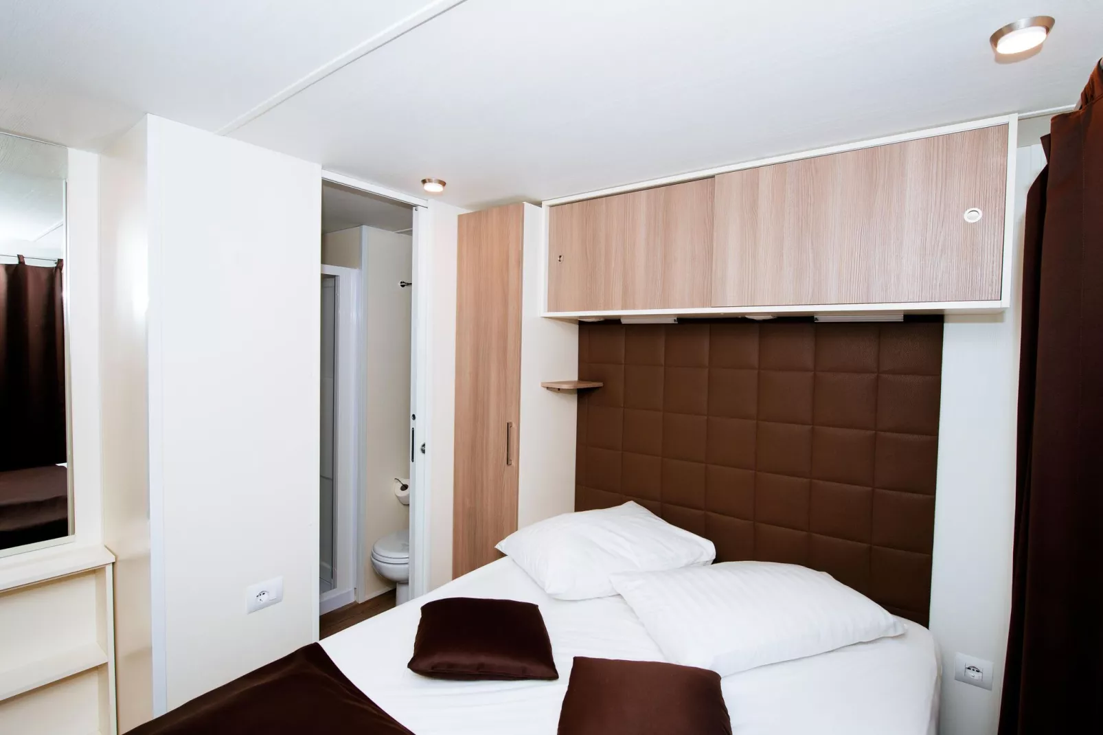 Zaton Holiday Resort - Mobile Home Premium 6 & 1 für 7 Pers-Bedroom