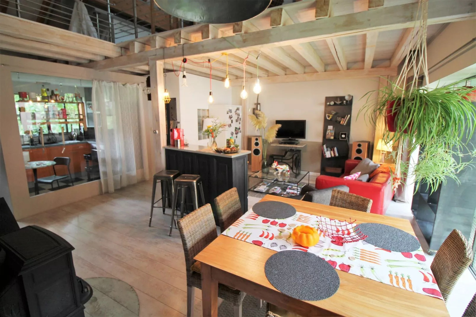 Gîte la Verrerie-Dining room