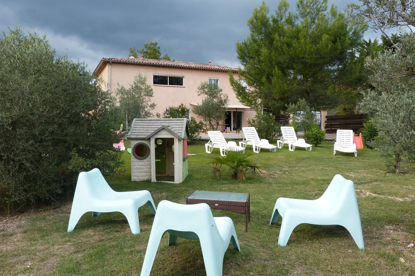 Les Oliviers-Exterior summer
