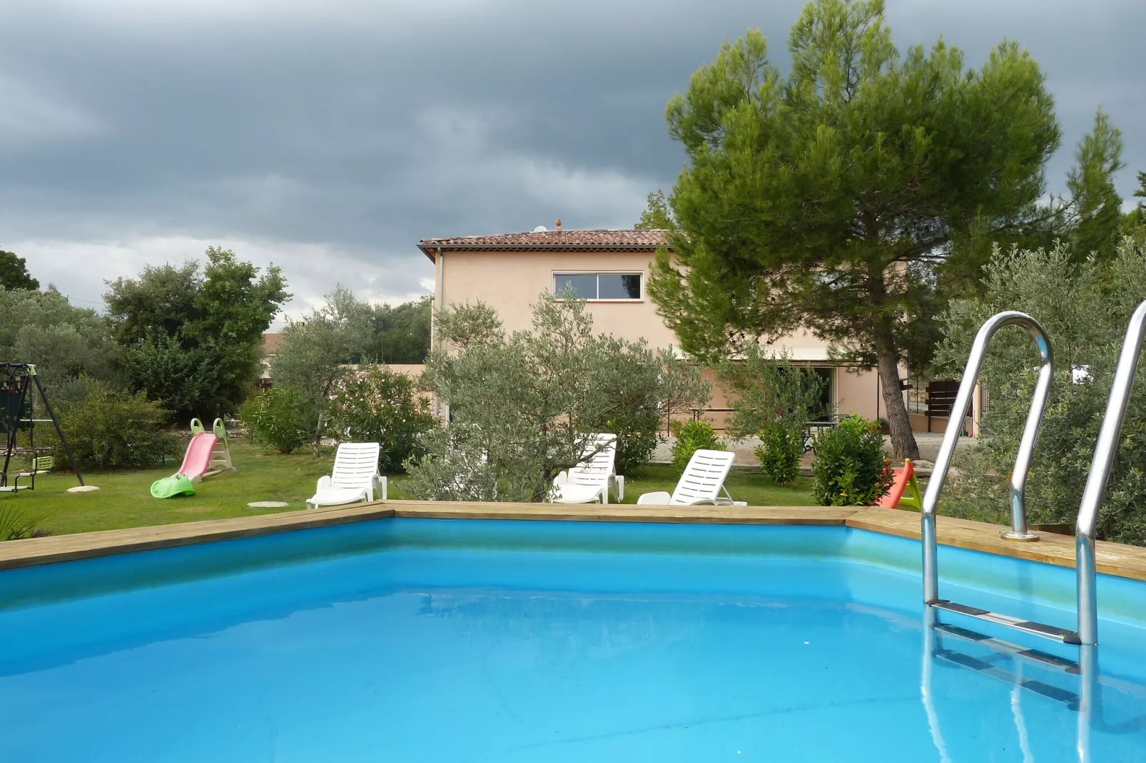 Les Oliviers-Exterior summer