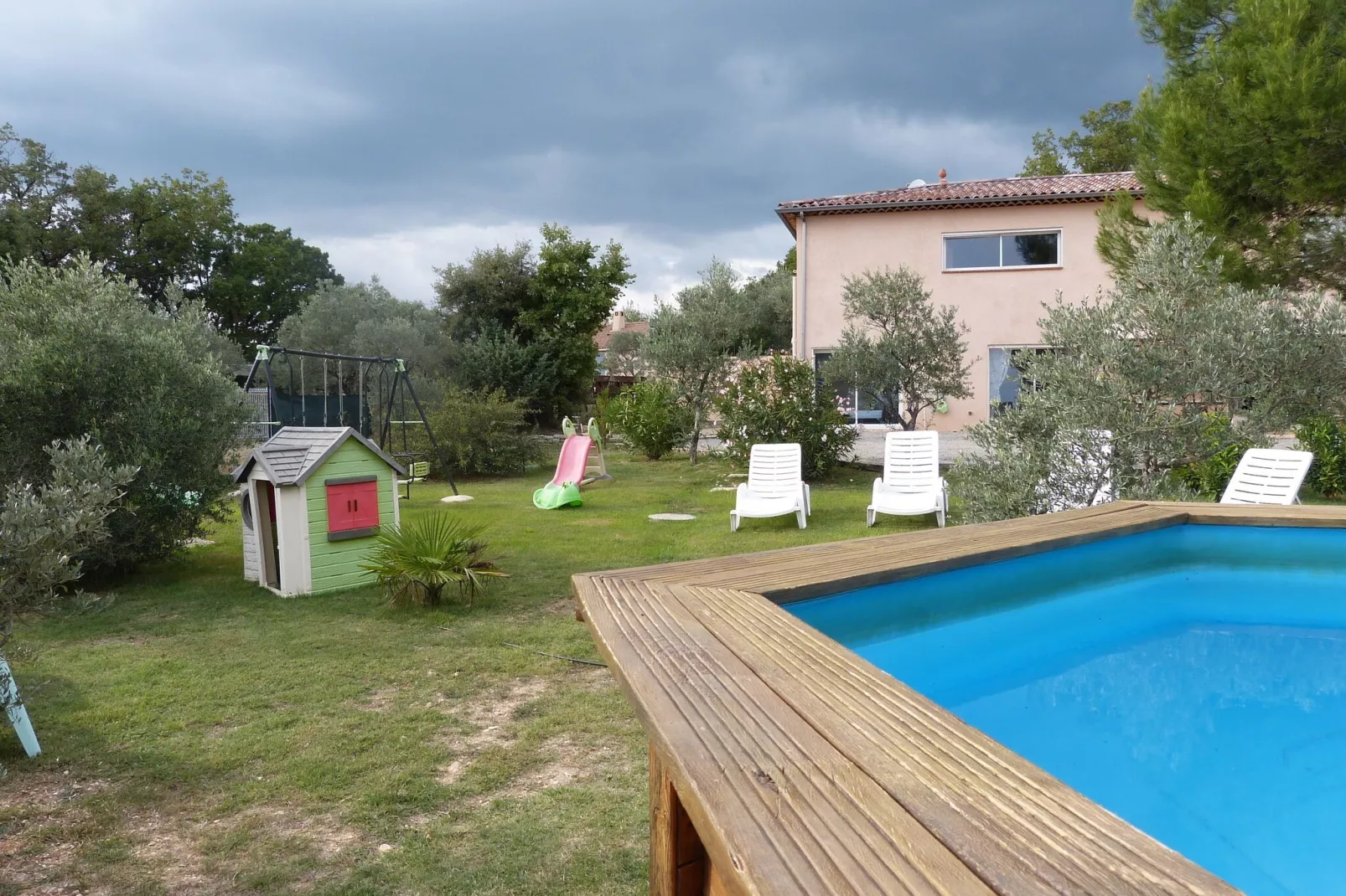 Les Oliviers-Exterior summer