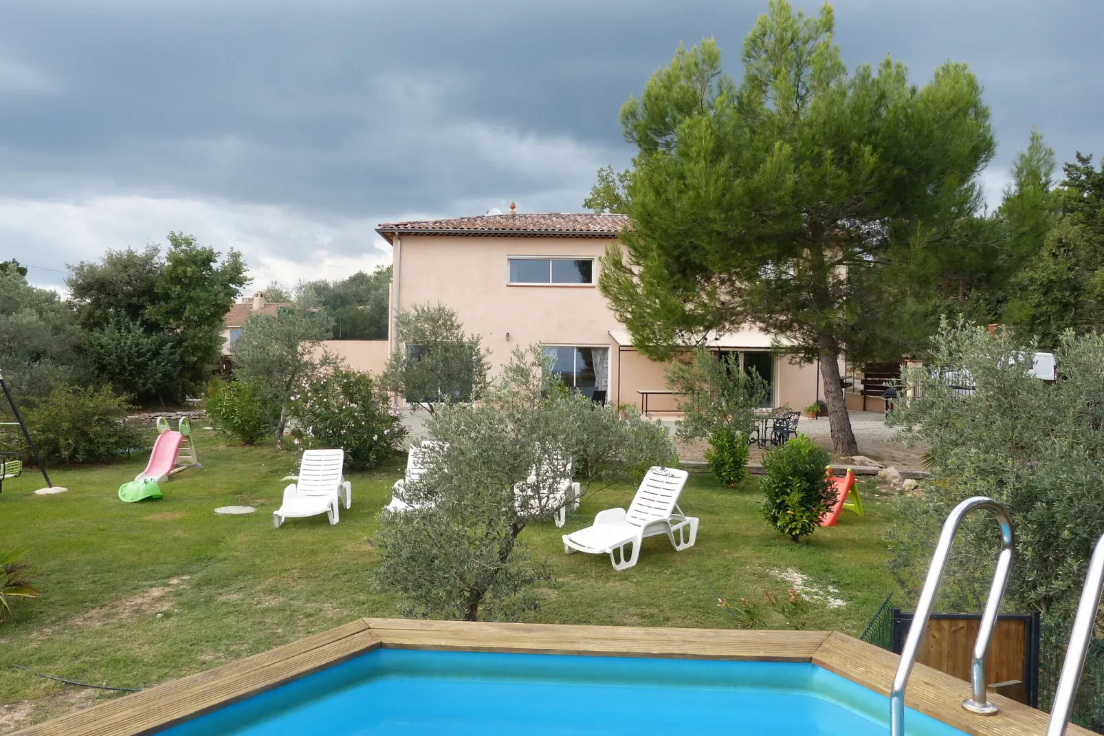 Les Oliviers-Exterior summer