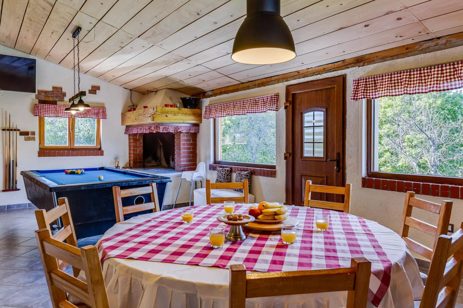 Villa Rebeka-Dining room