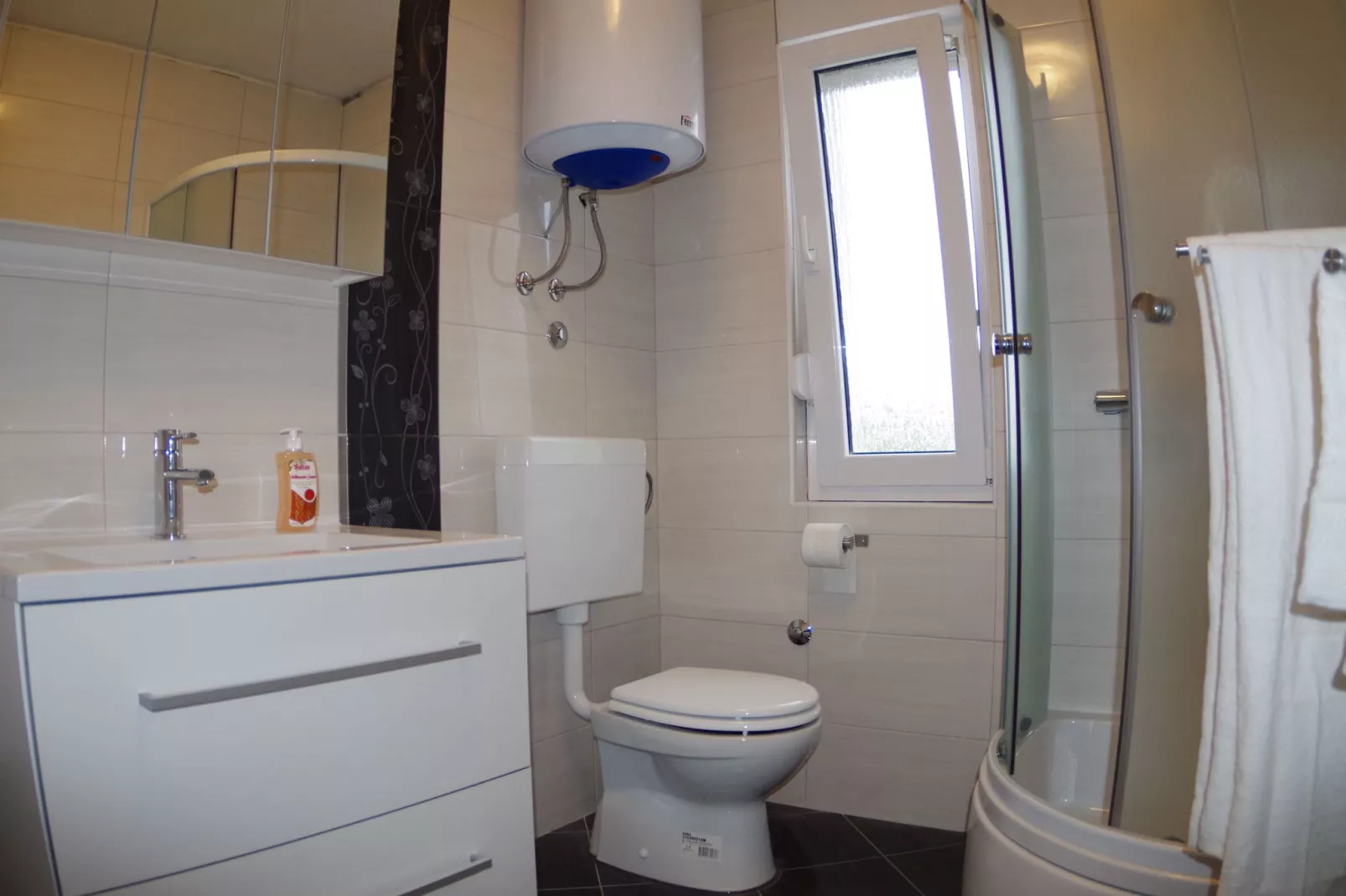 Nikolina-Bathroom