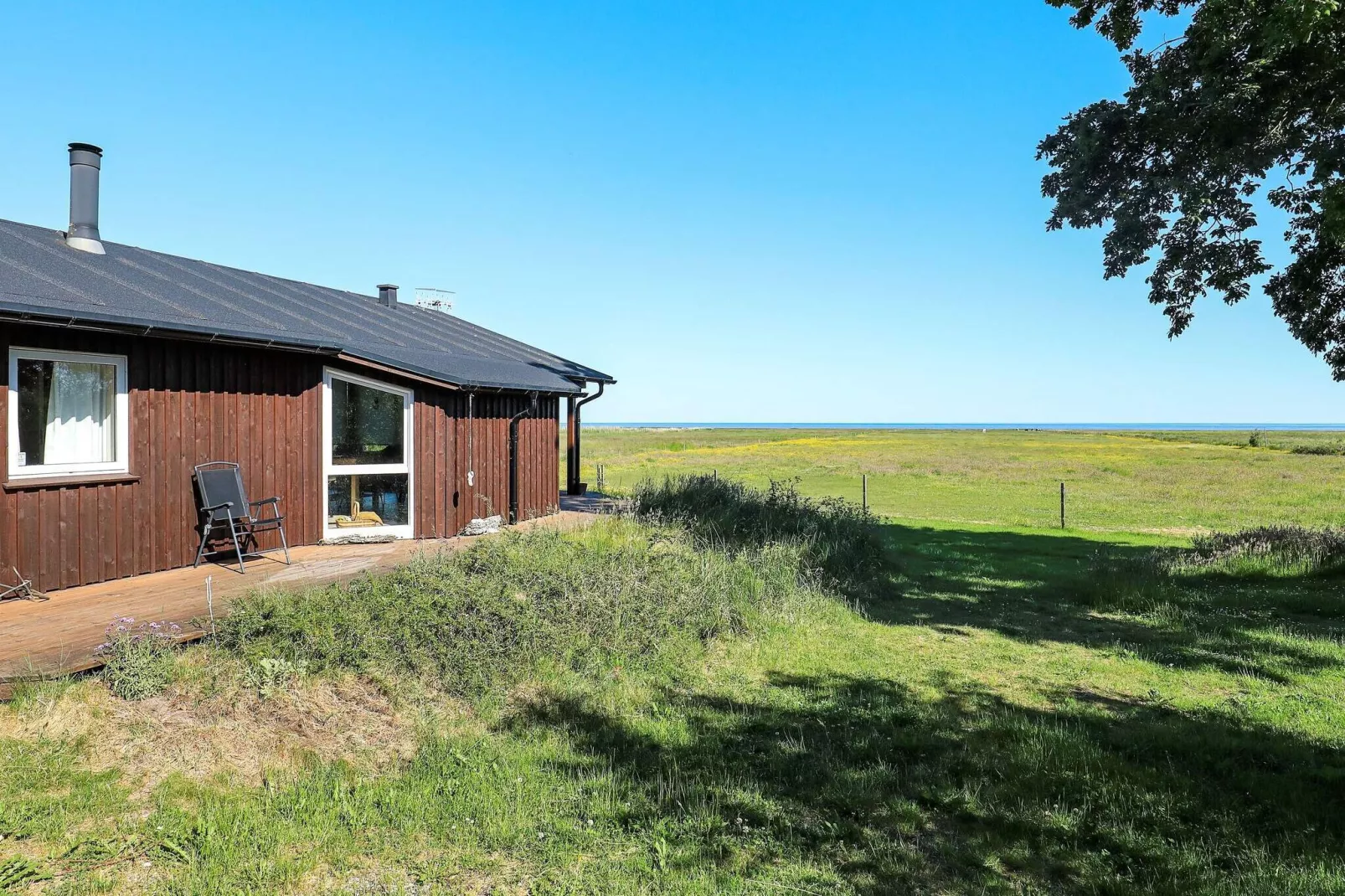 Seaside Serenity in LyngsAY-By Traum-Water view