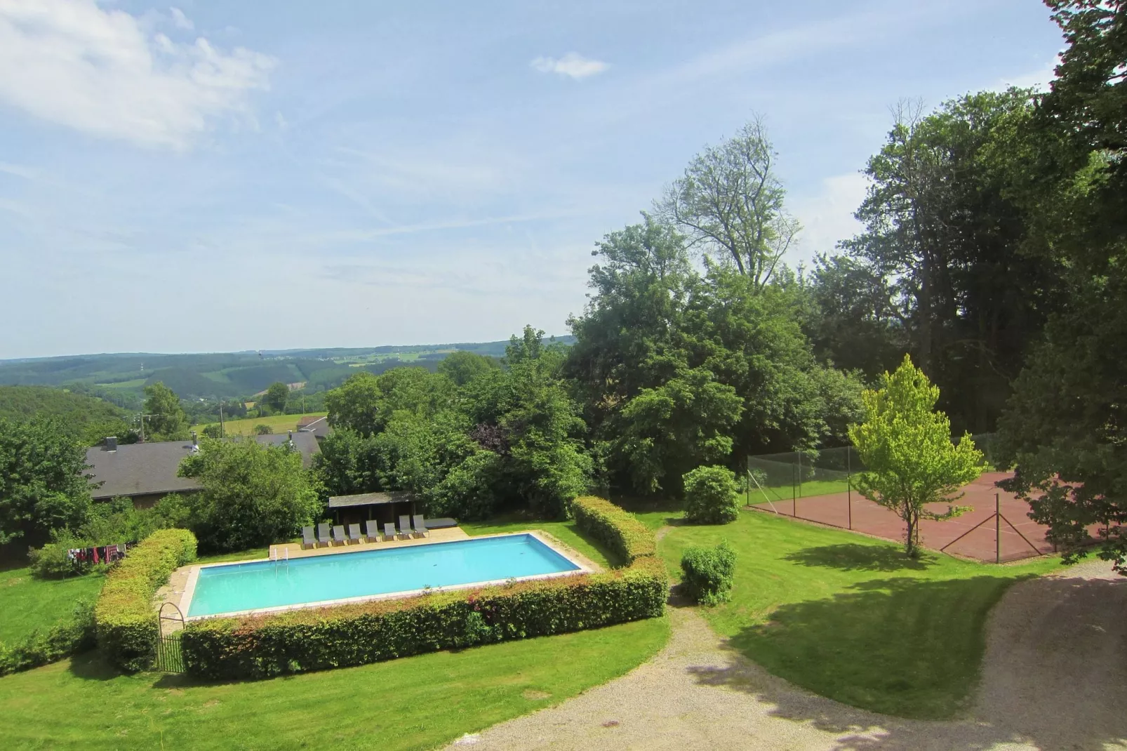 Castel Bodeux-Schwimmbad