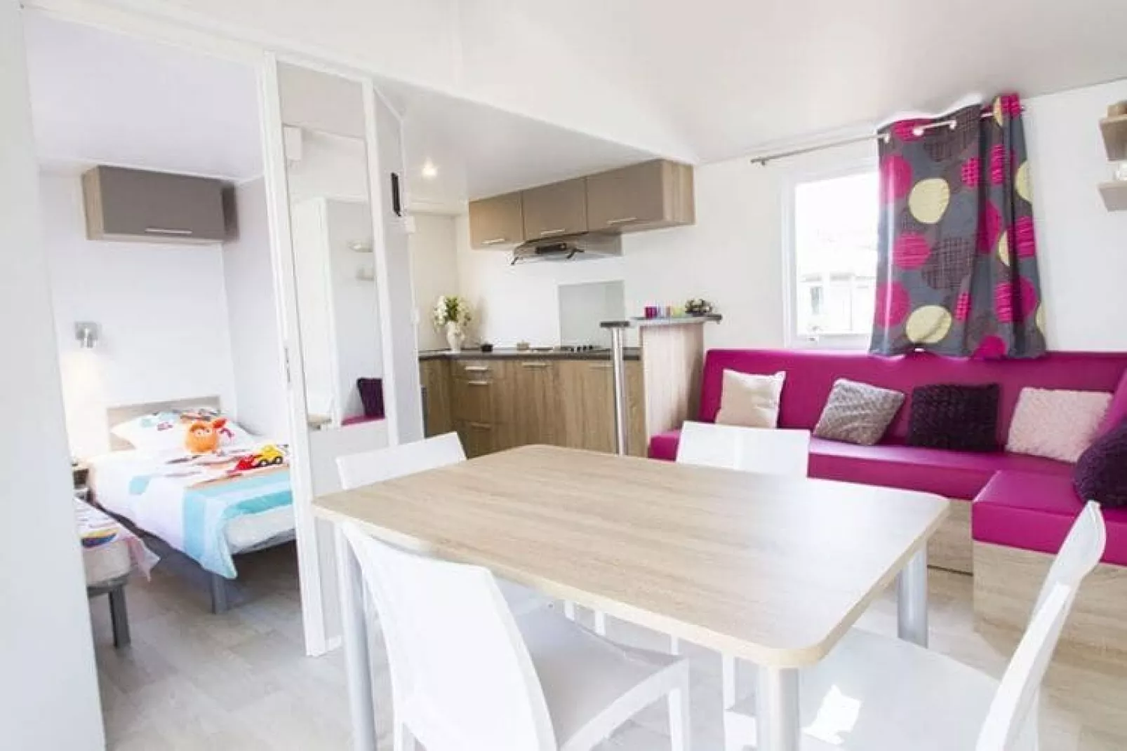 Caravanpark Mas des Lavandes Sérignan-Mobilhome ConfortPremium TVclim 3ch 6p-Salon