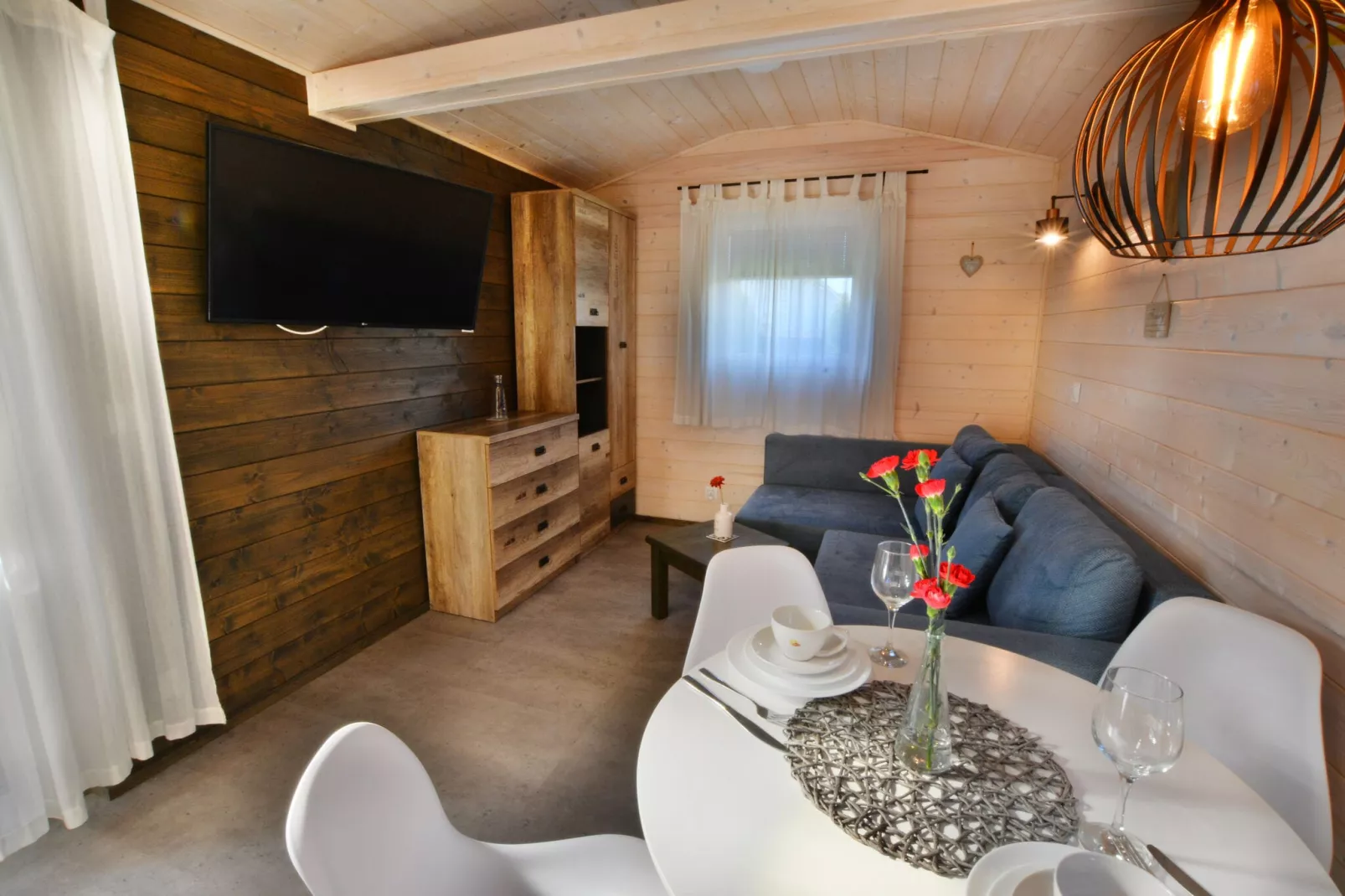 Całoroczny nowy domek dla 2 osób Ustronie Morskie-Living room