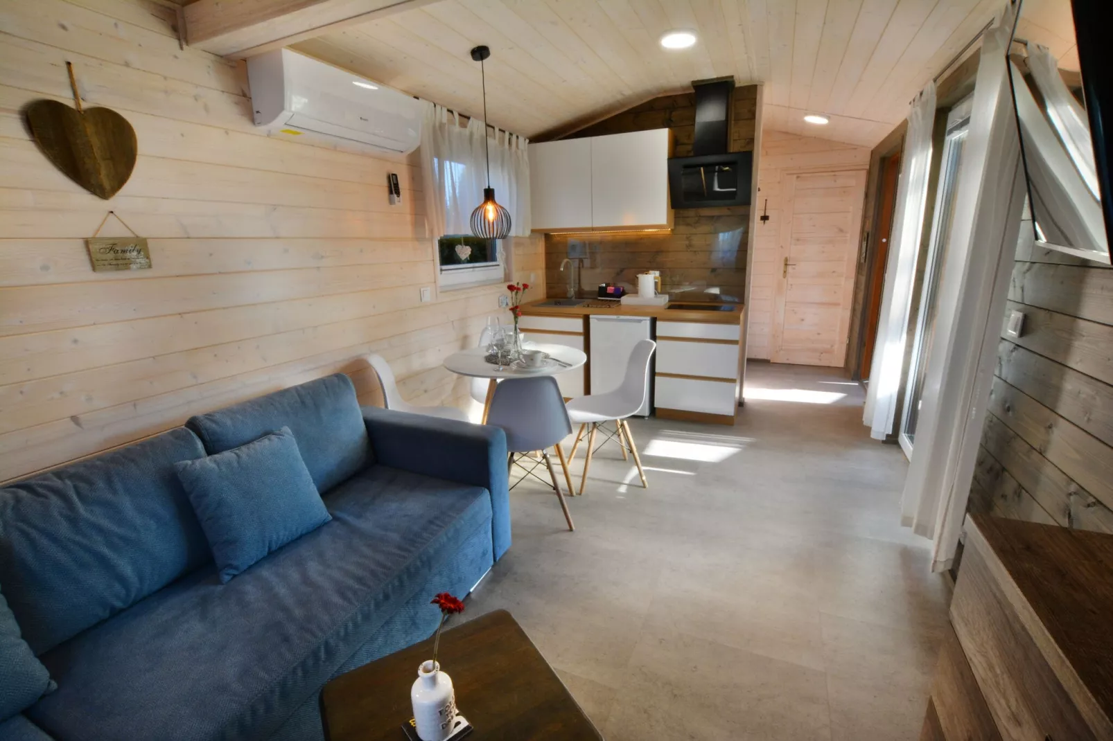 	Całoroczny nowy domek dla 4 osób Ustronie Morskie-Living room