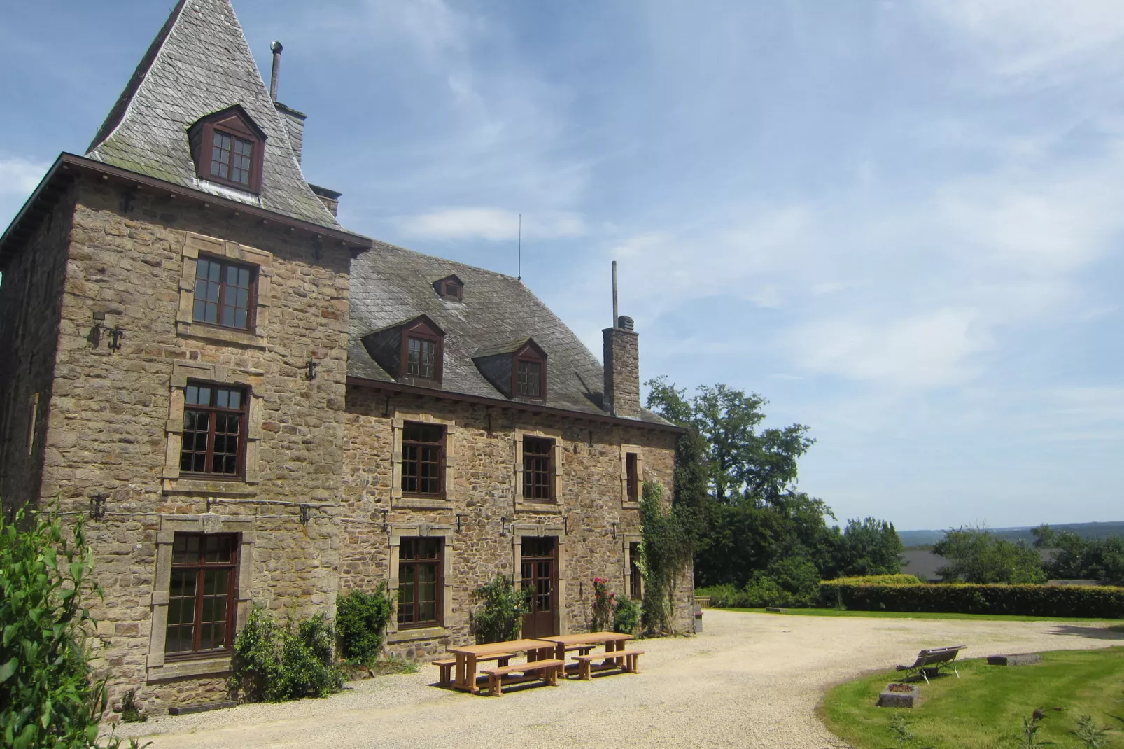 Castel Bodeux-Außenbereich Sommer