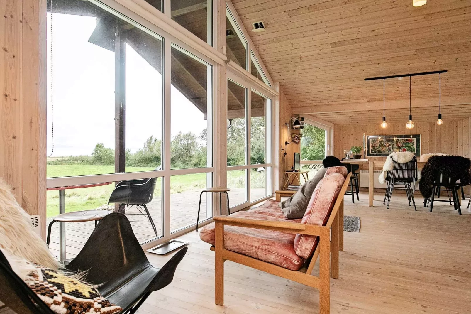 Seaside Serenity in LyngsAY-By Traum-Indoor