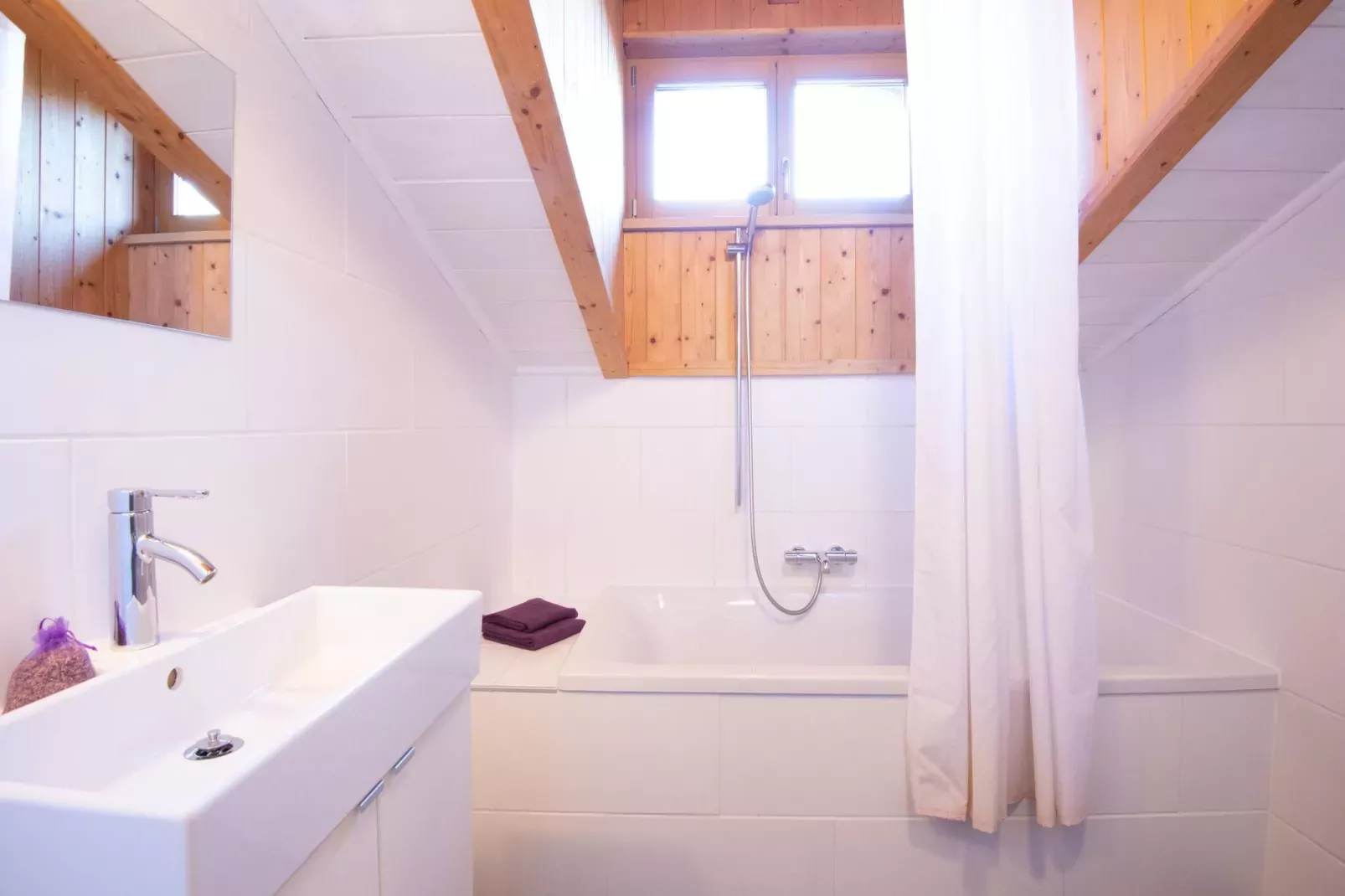 Haus Bergwald TOP 6-Badezimmer