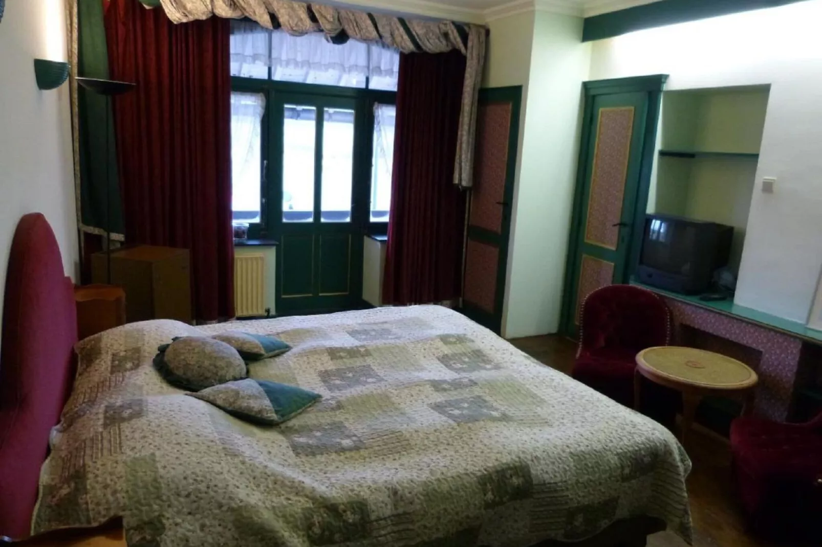 Domaine Le Ry d'Ave-Bedroom
