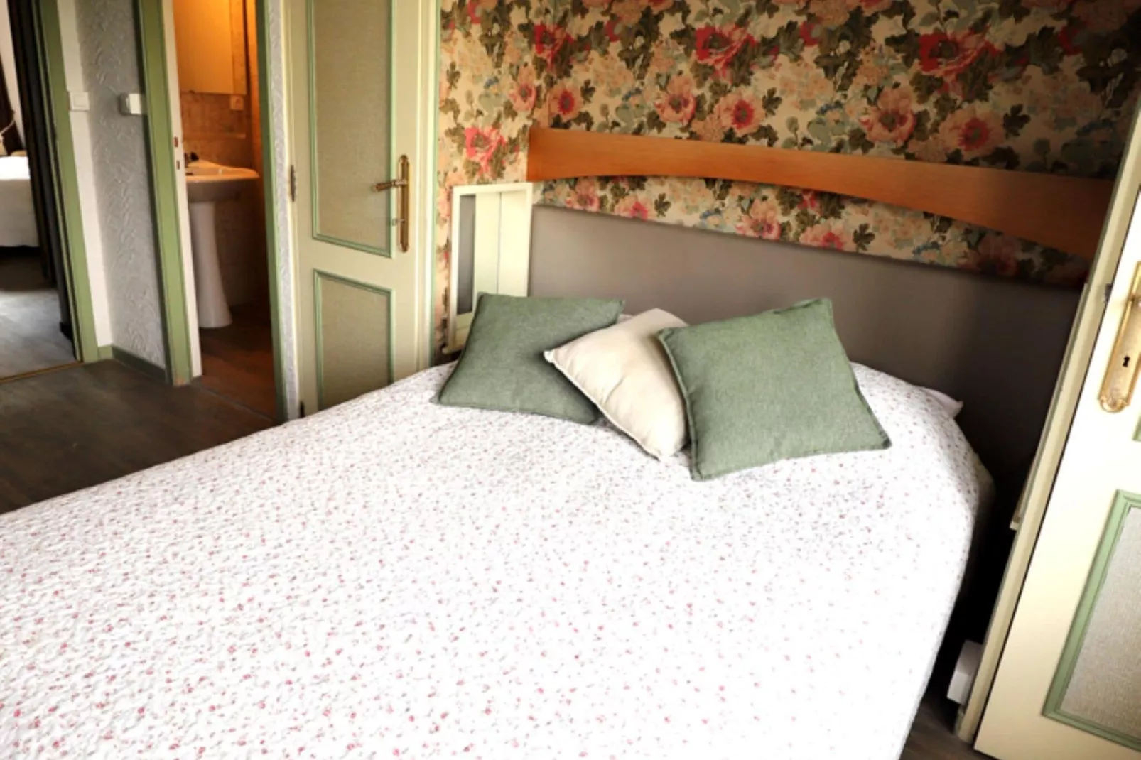 Domaine Le Ry d'Ave-Bedroom