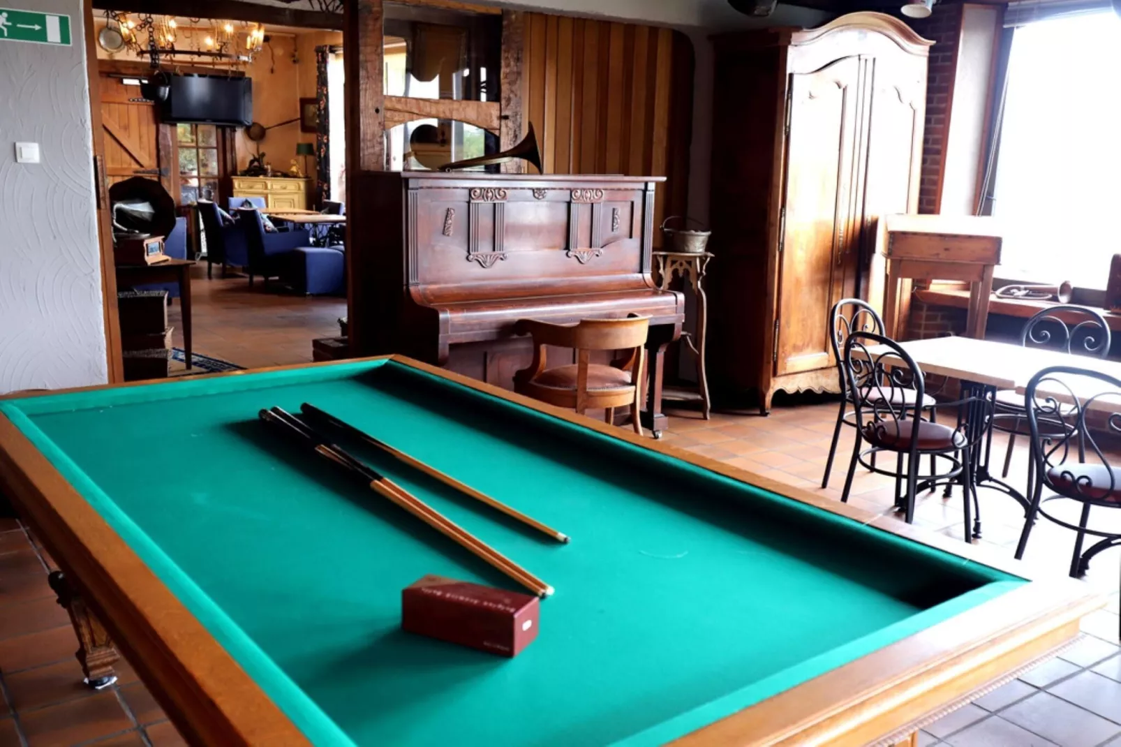 Domaine Le Ry d'Ave-Recreation room