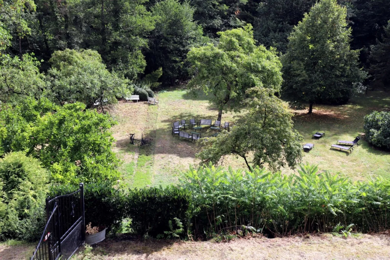 Domaine Le Ry d'Ave-View summer