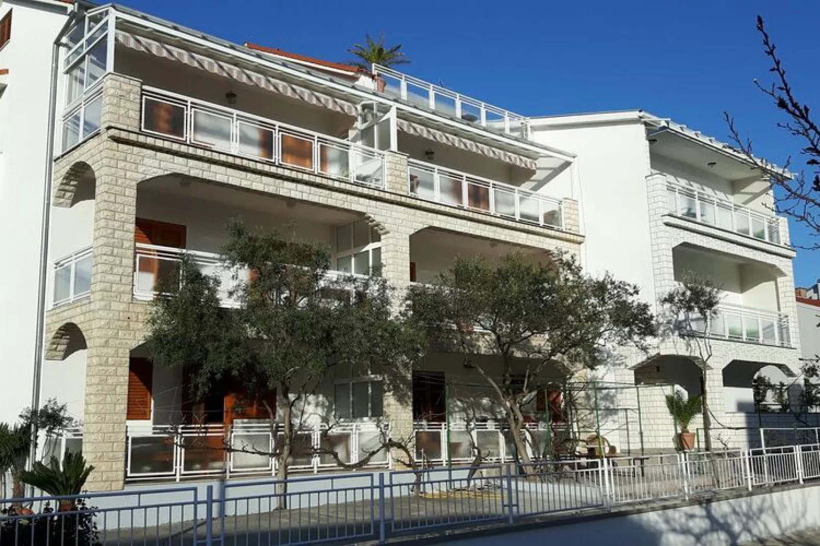 Apartments Adelheid, Biograd-Typ A5A im EG, ca. 60 qm, für 5 Pers.-Außenbereich Sommer