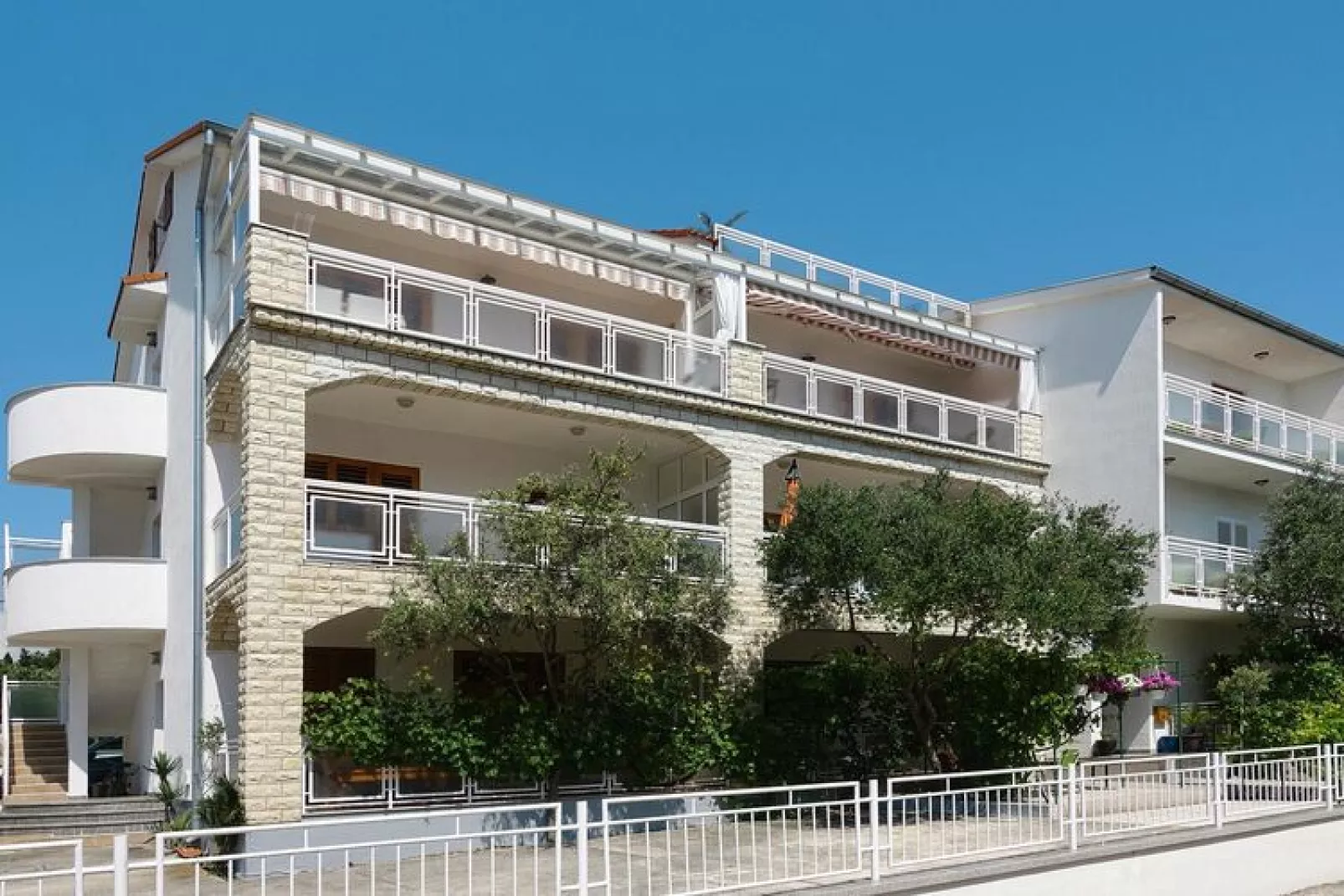 Apartments Adelheid, Biograd-Typ A5B, im OG, ca. 60 qm, für 1-4 Pers.-Exterior summer