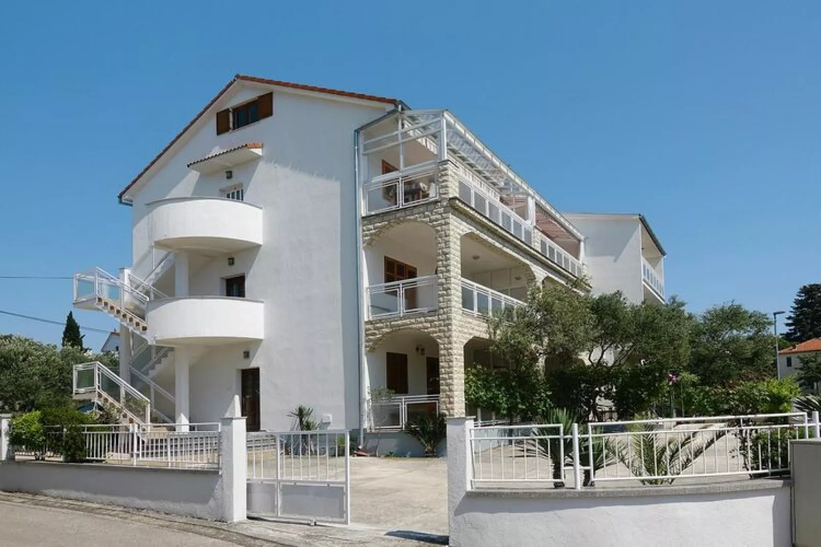 Apartments Adelheid, Biograd-Typ A5B, im OG, ca. 60 qm, für 1-4 Pers.-Exterior summer