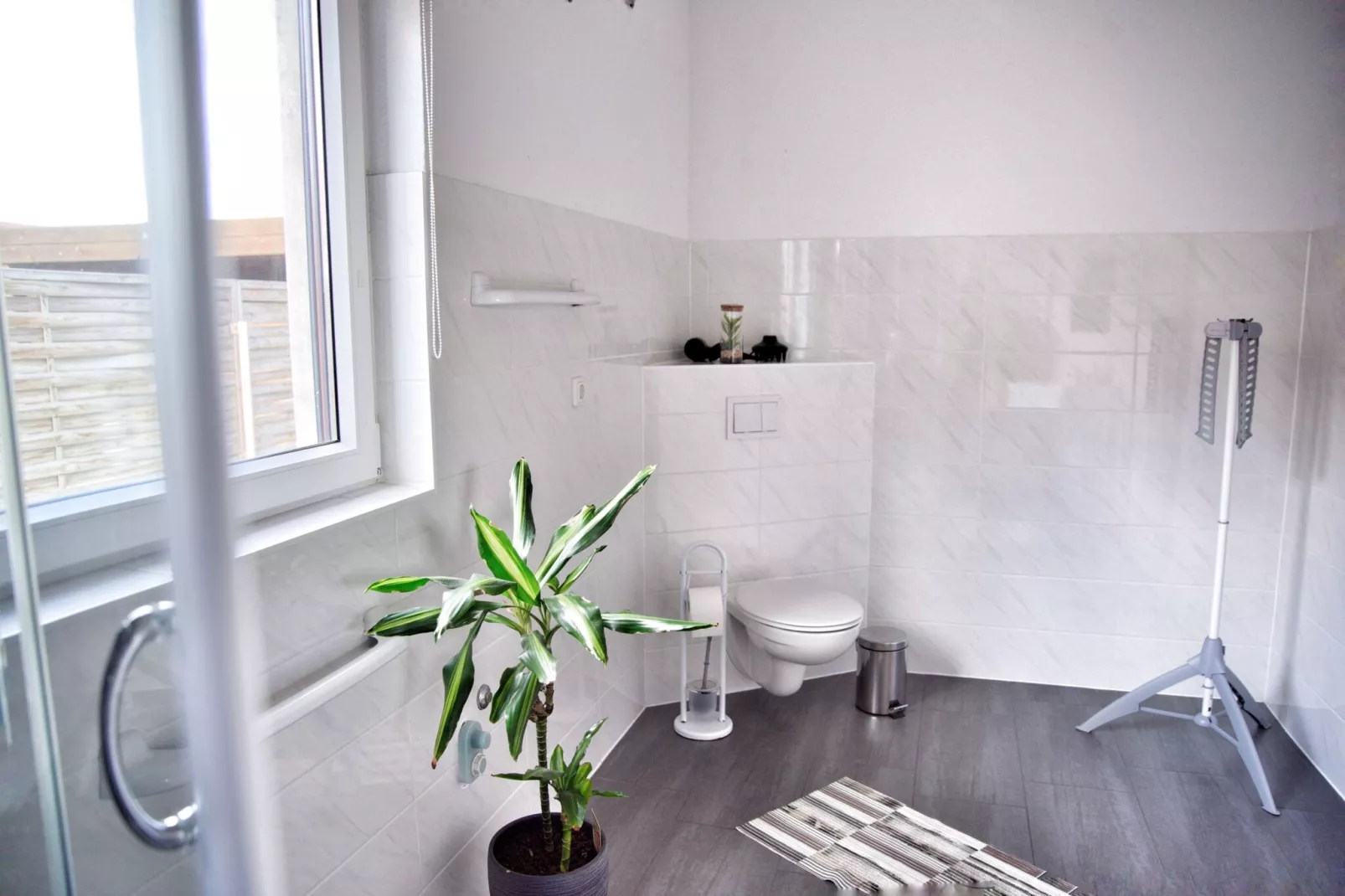 Ferienhaus mit Kamin-Bathroom