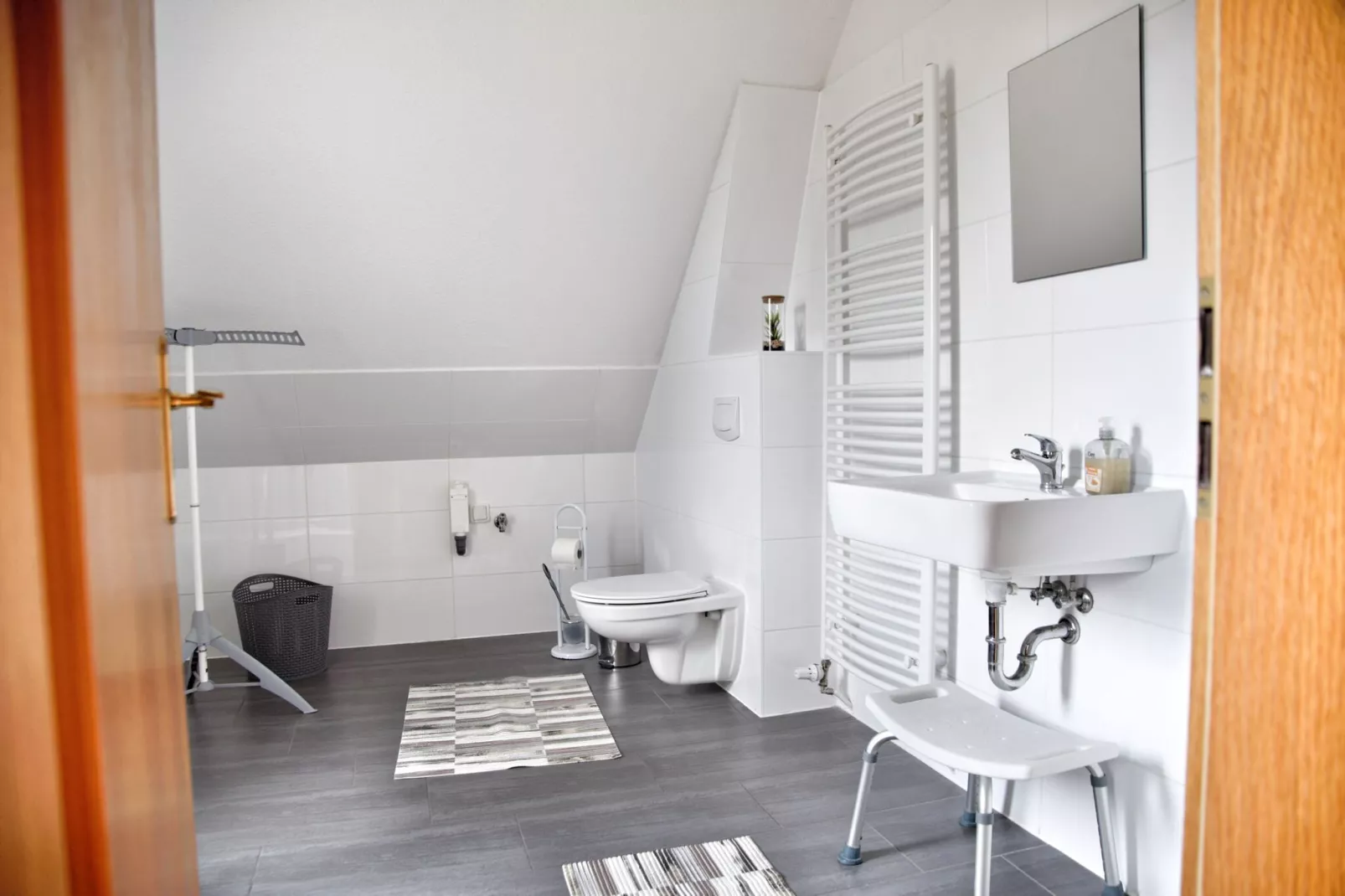 Ferienwohnung mit großer Dachterrasse-Bathroom