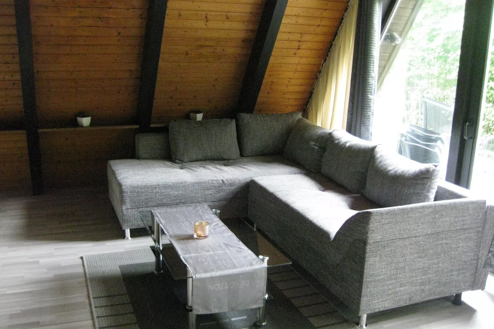 Ronshausen 1-Living room