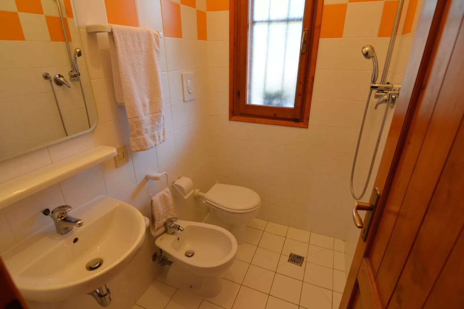 Marina Villetta Due-Bathroom