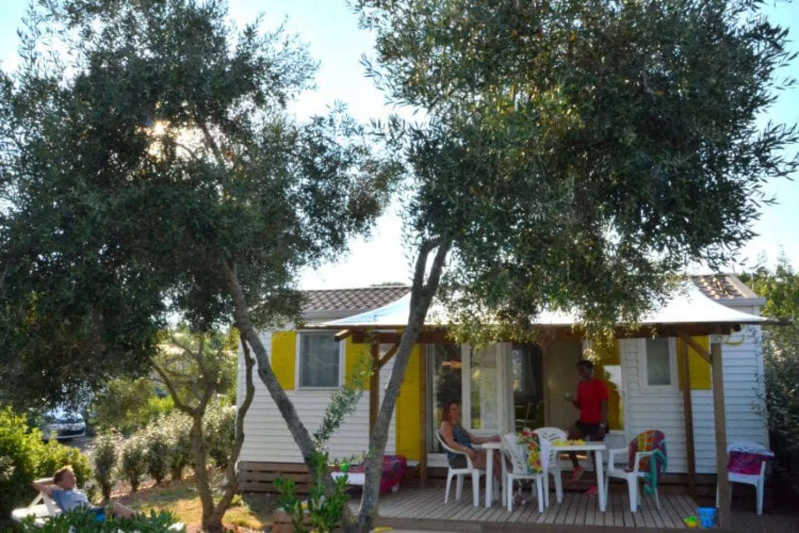 Caravanpark Domaine Sainte Véziane Bessan-Mobilhome Confort 2 chambres 4-6 pers-Extérieur été