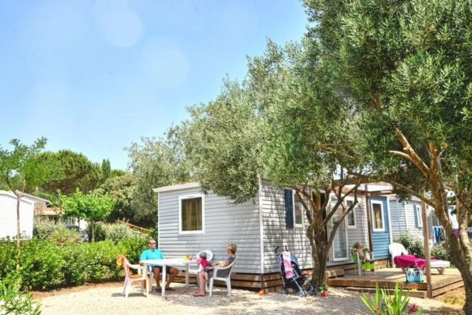 Caravanpark Domaine Sainte Véziane Bessan-Mobilhome Confort 2 chambres 4-6 pers-Extérieur été