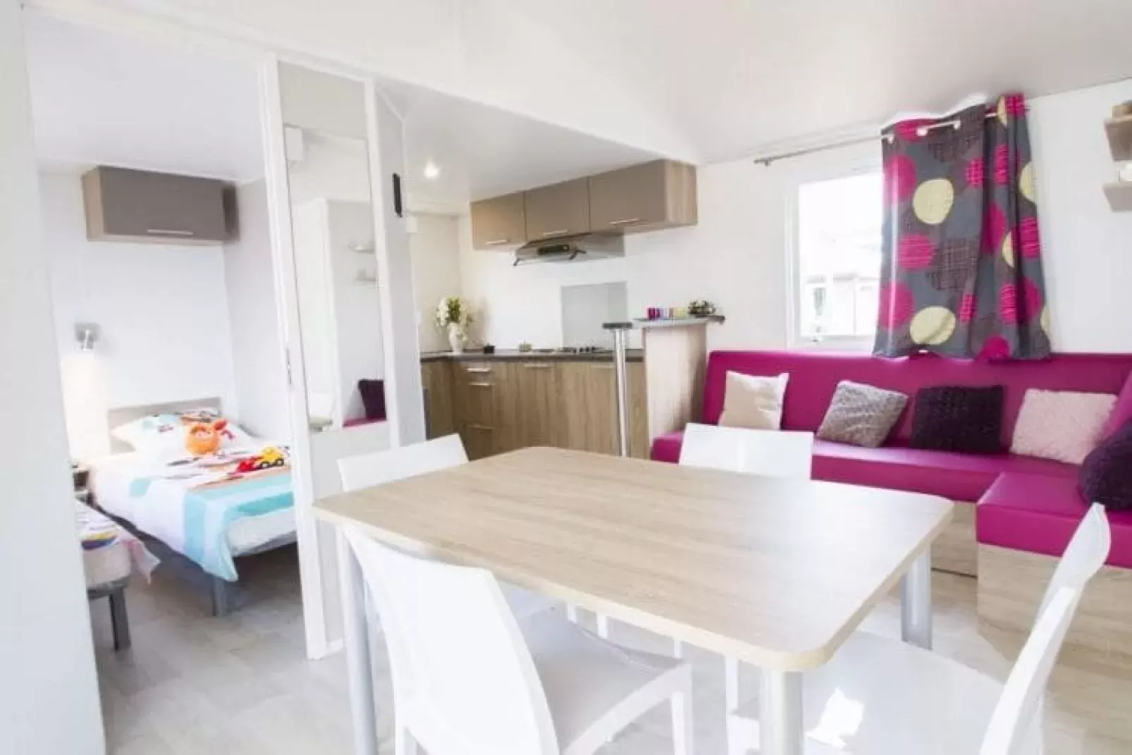 Caravanpark Domaine Sainte Véziane Bessan  Mobilhome Premium 3ch 6p-Salon
