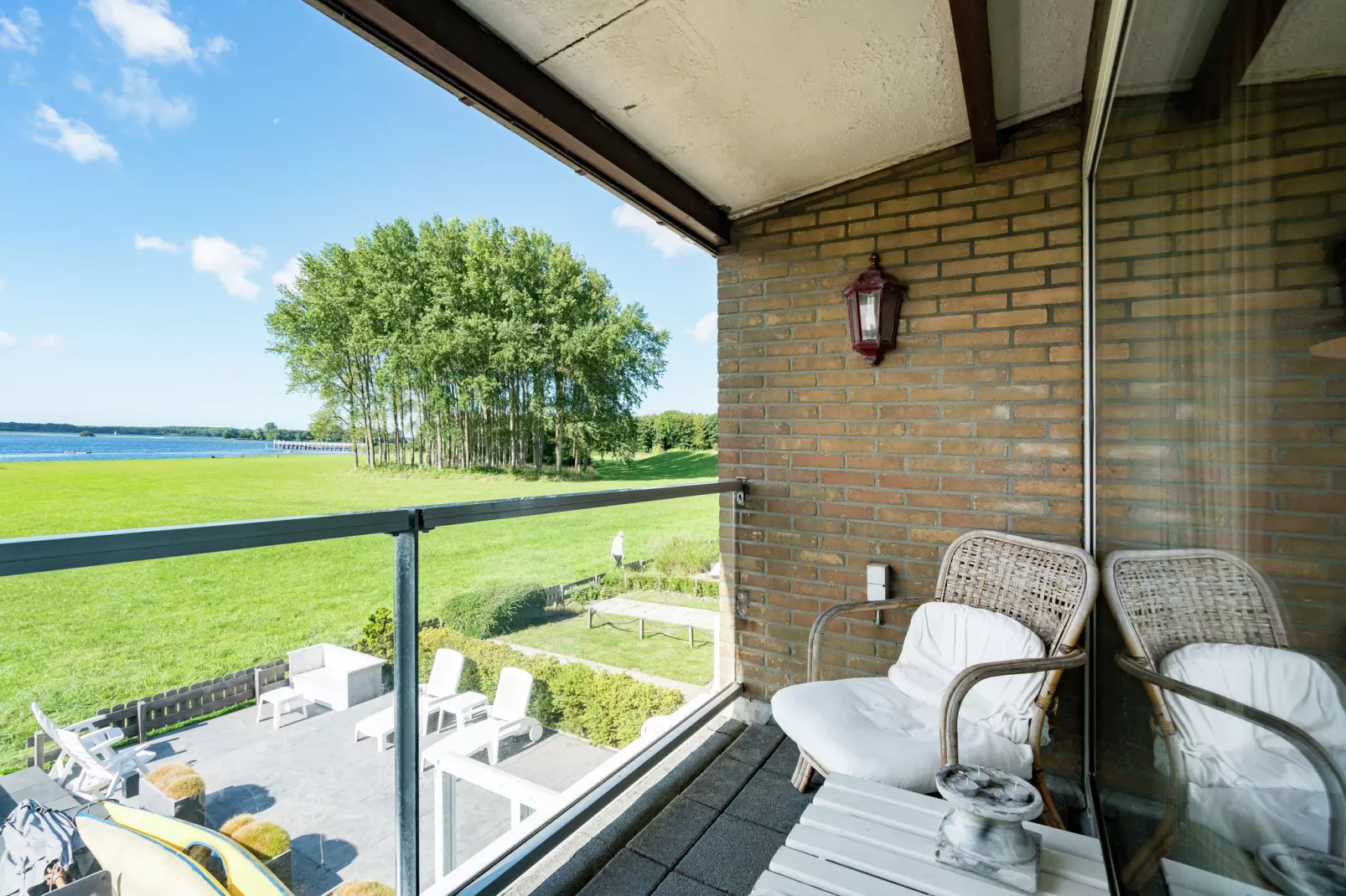 Lake house-Terrassenbalkon