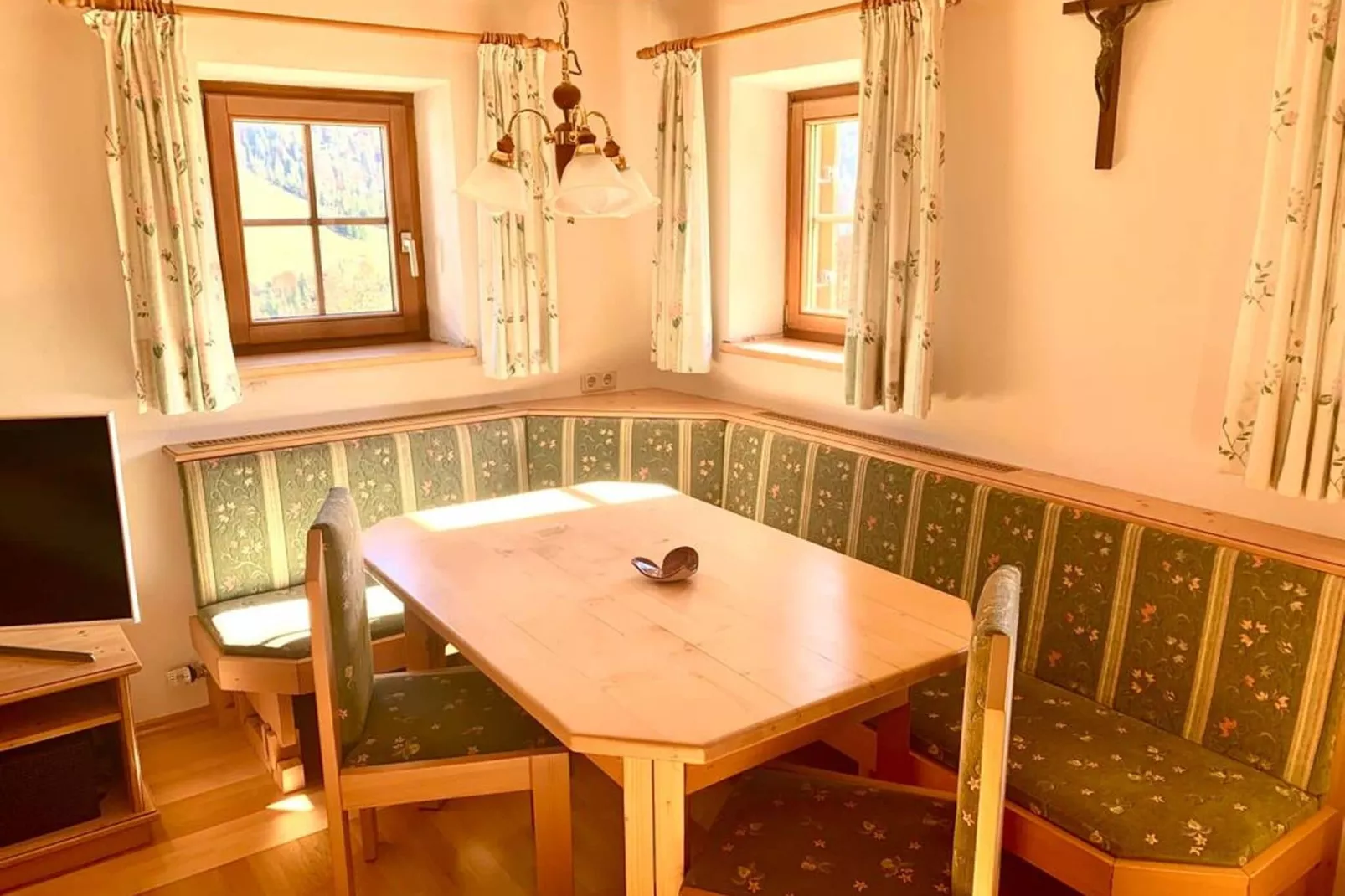 Bauernhaus Hochfilzen-Dining room