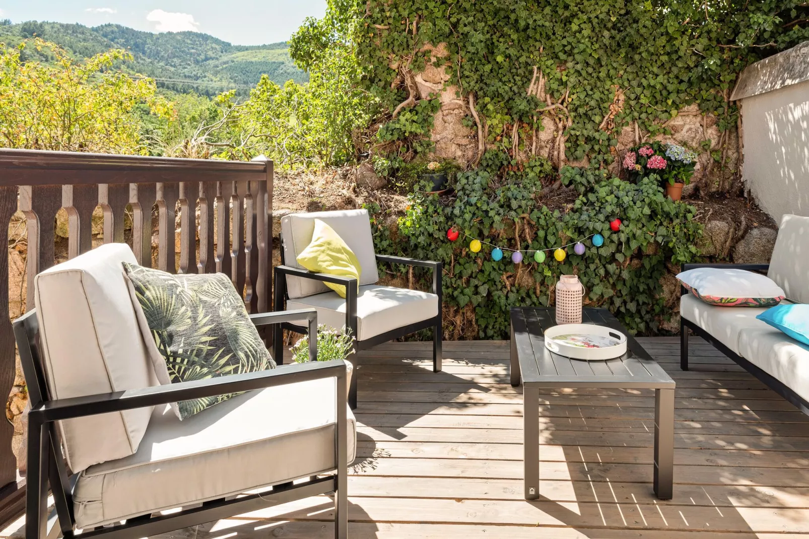 Grand Gite North-Terrace balcony